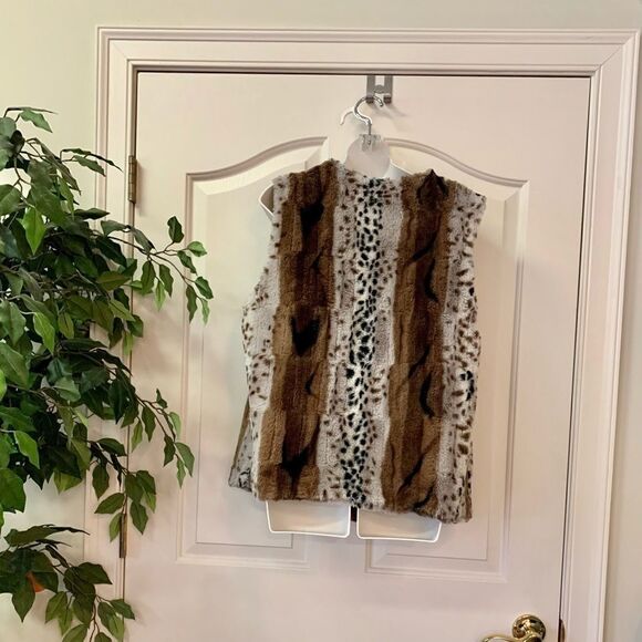 Multiples Vest  - Picture 4 of 12